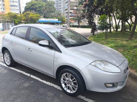 FIAT BRAVO 1.8 ESSENCE 16V FLEX 4P AUTOMATIZADO